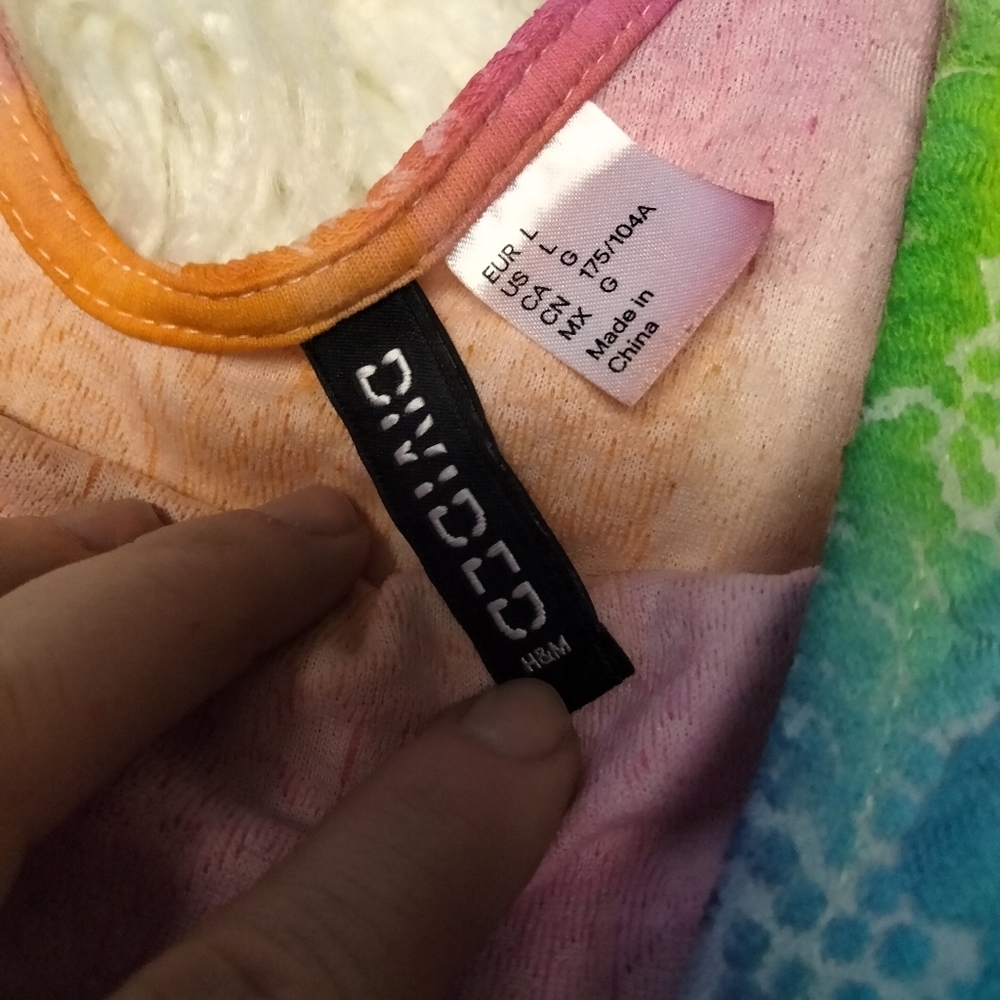 H&M Divided Floral Tie Dye Crop Top - Picture 3 of 3